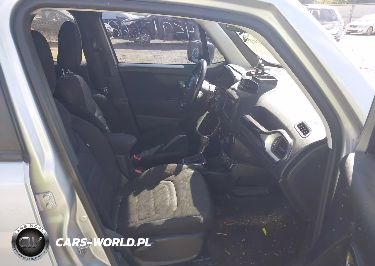 2019 Jeep Renegade Latitude 4X4 VIN:ZACNJBBB1KPK71186 - 5