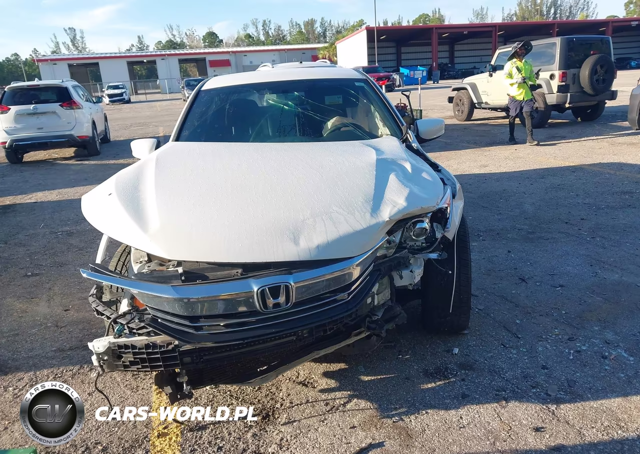 2017 Honda Accord Sport VIN:1HGCR2F5XHA051871 - 12