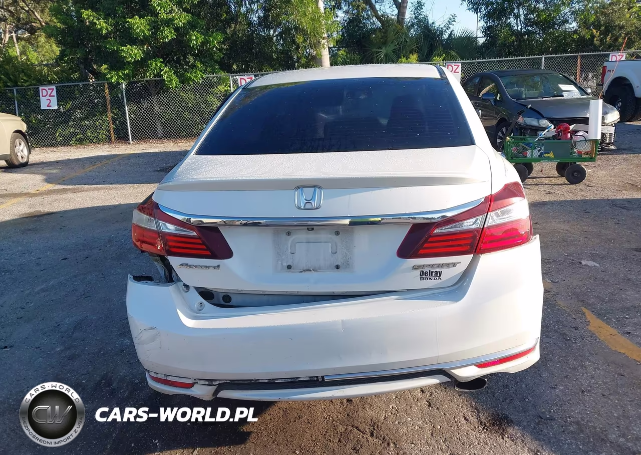 2017 Honda Accord Sport VIN:1HGCR2F5XHA051871 - 16