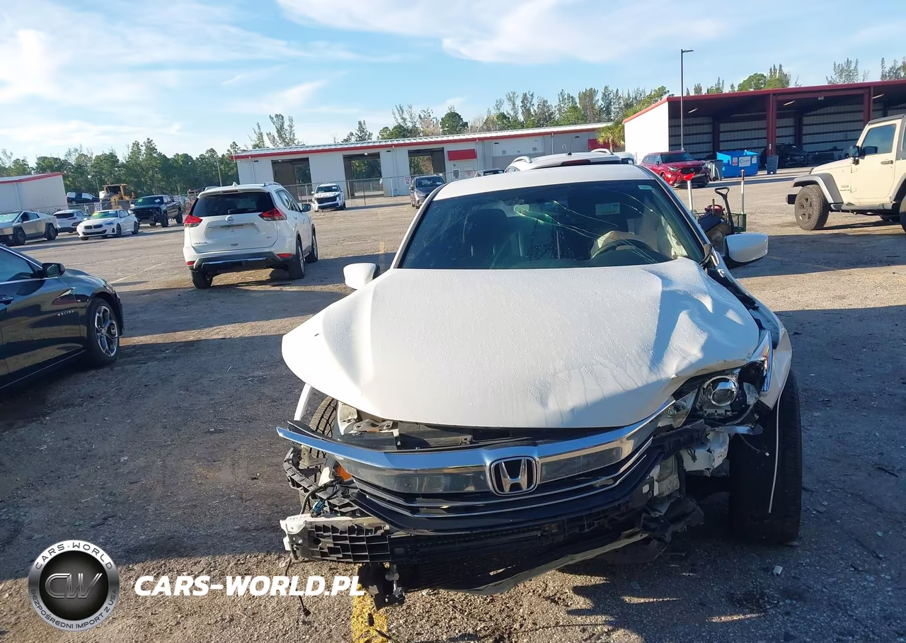 2017 Honda Accord Sport VIN:1HGCR2F5XHA051871 - 6