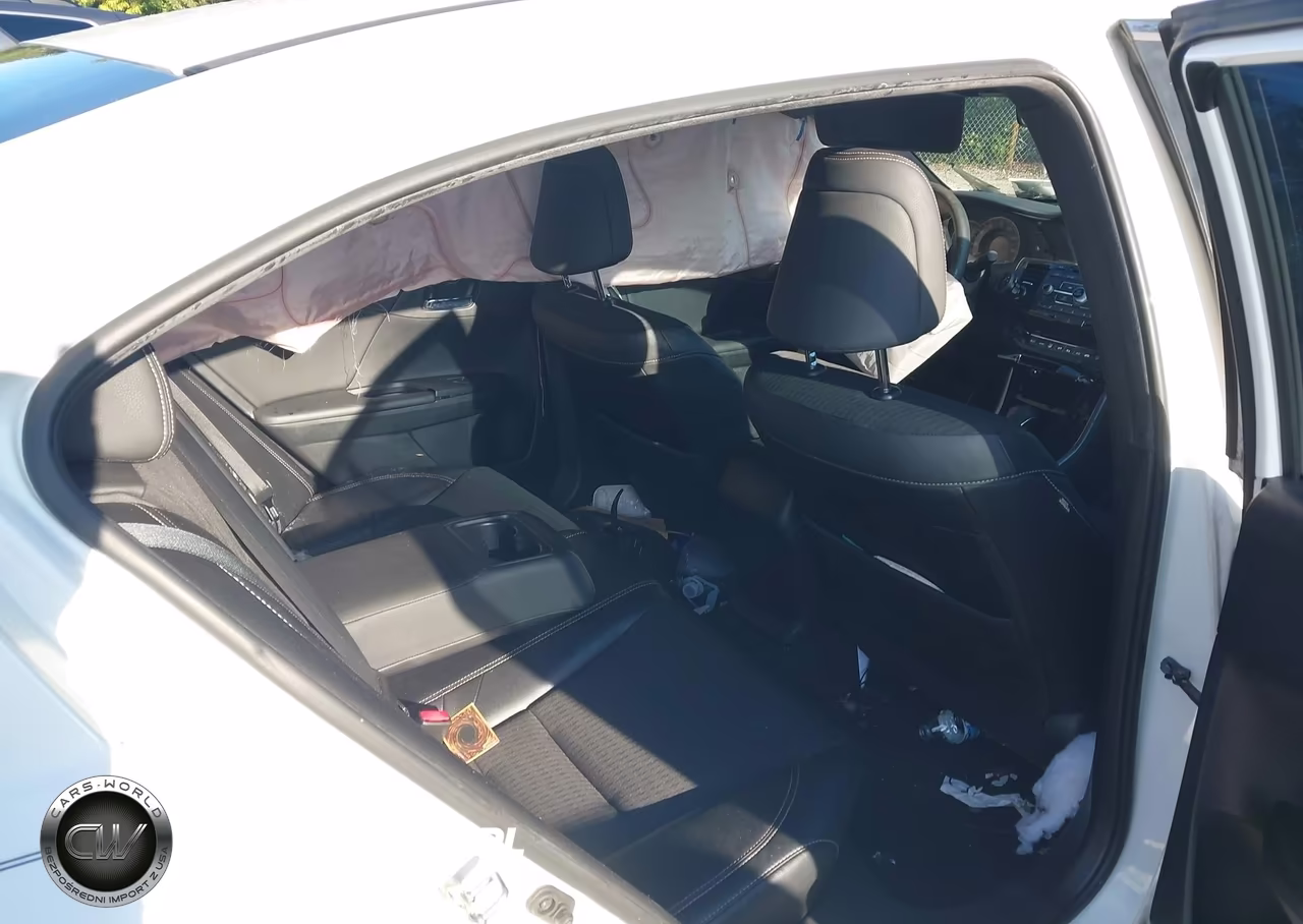 2017 Honda Accord Sport VIN:1HGCR2F5XHA051871 - 8
