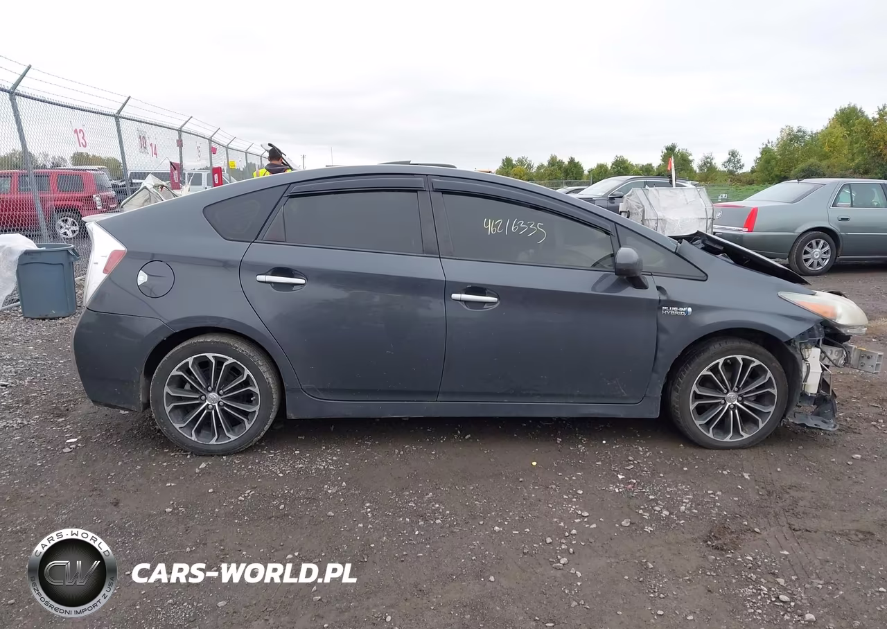 2013 Toyota Prius Plug-In VIN:JTDKN3DP7D3040020 - 13