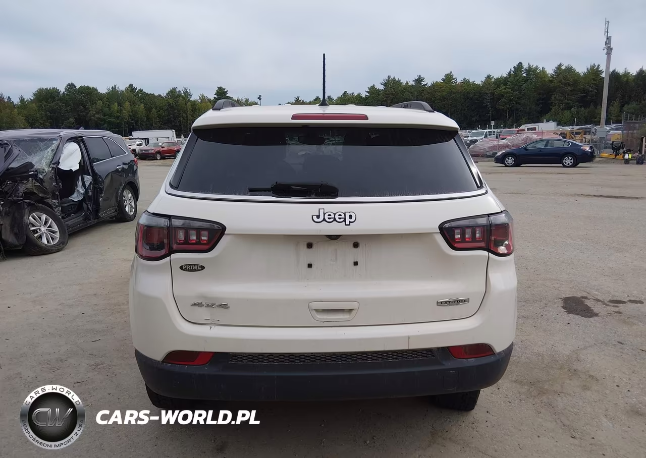 2018 Jeep Compass Latitude 4X4 VIN:3C4NJDBB8JT492452 - 16
