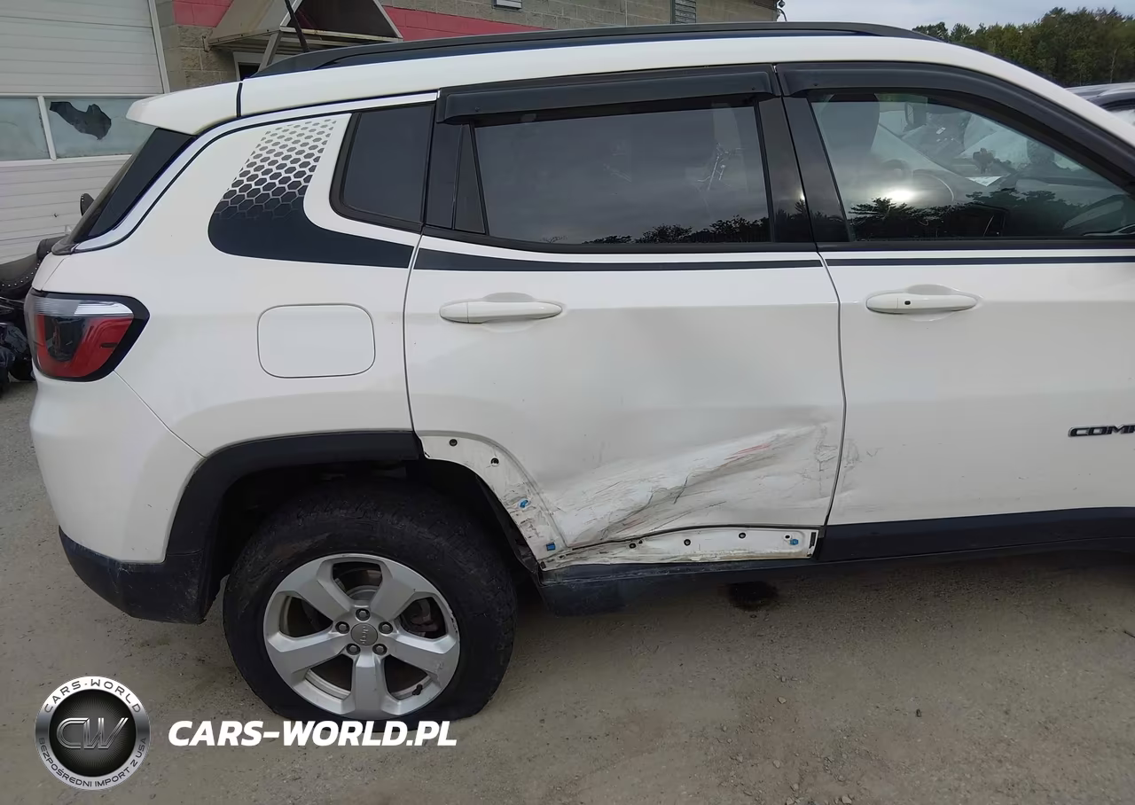 2018 Jeep Compass Latitude 4X4 VIN:3C4NJDBB8JT492452 - 6