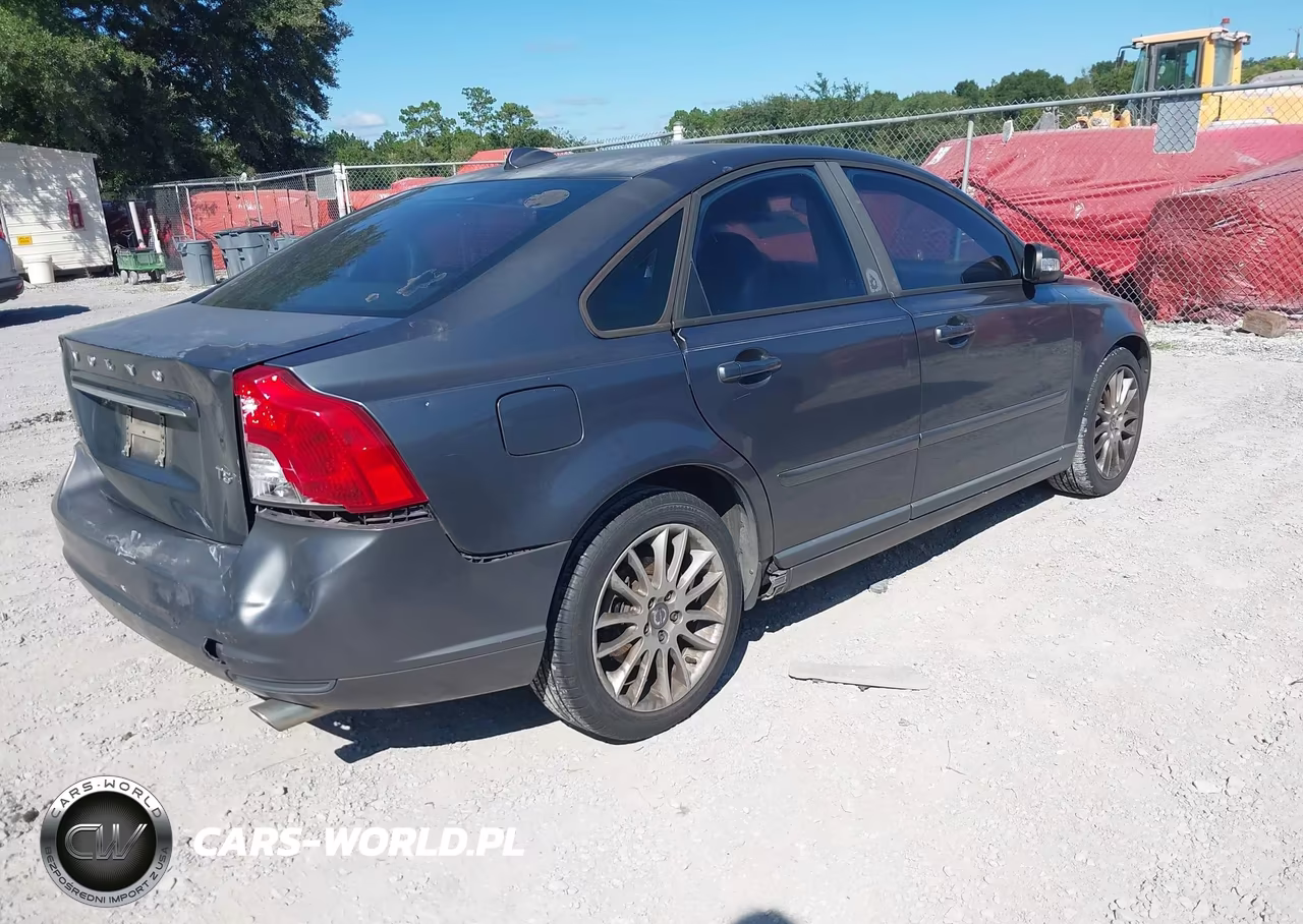 2011 Volvo S40 T5-T5 R-Design VIN:YV1672MS3B2534527 - 4