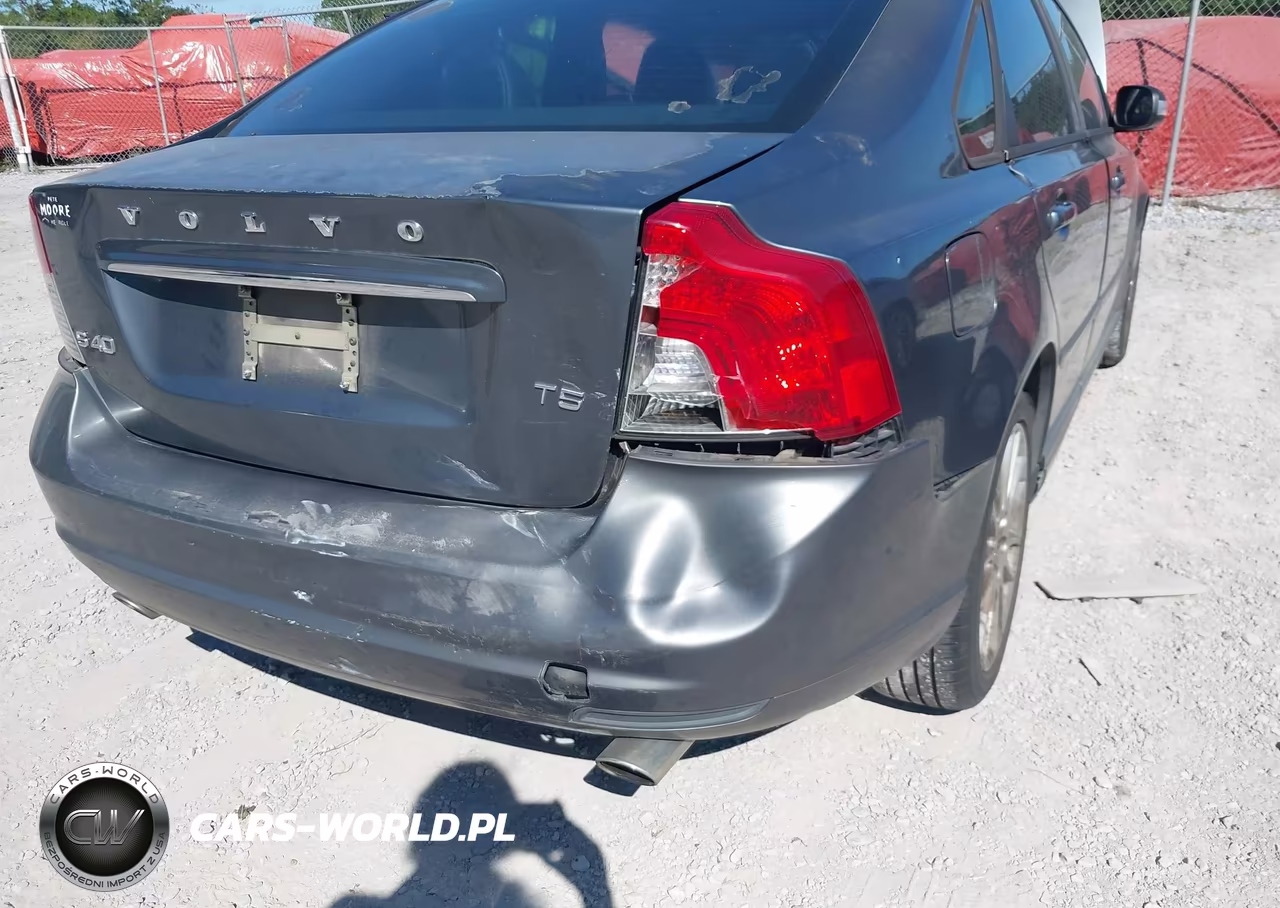 2011 Volvo S40 T5-T5 R-Design VIN:YV1672MS3B2534527 - 6