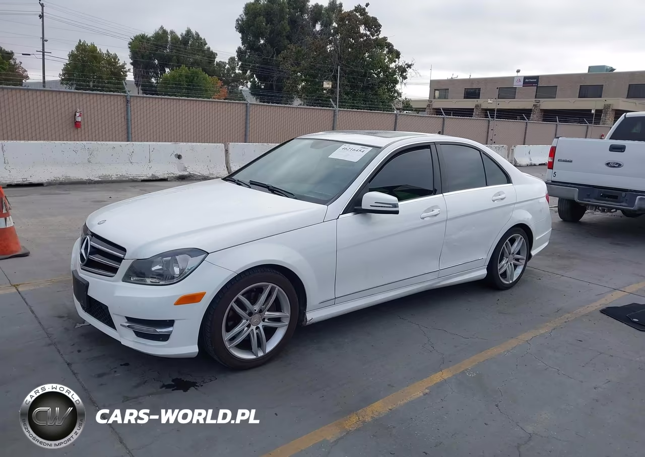 2014 Mercedes-Benz C 250 Sport VIN:WDDGF4HB9EG199547 - 2