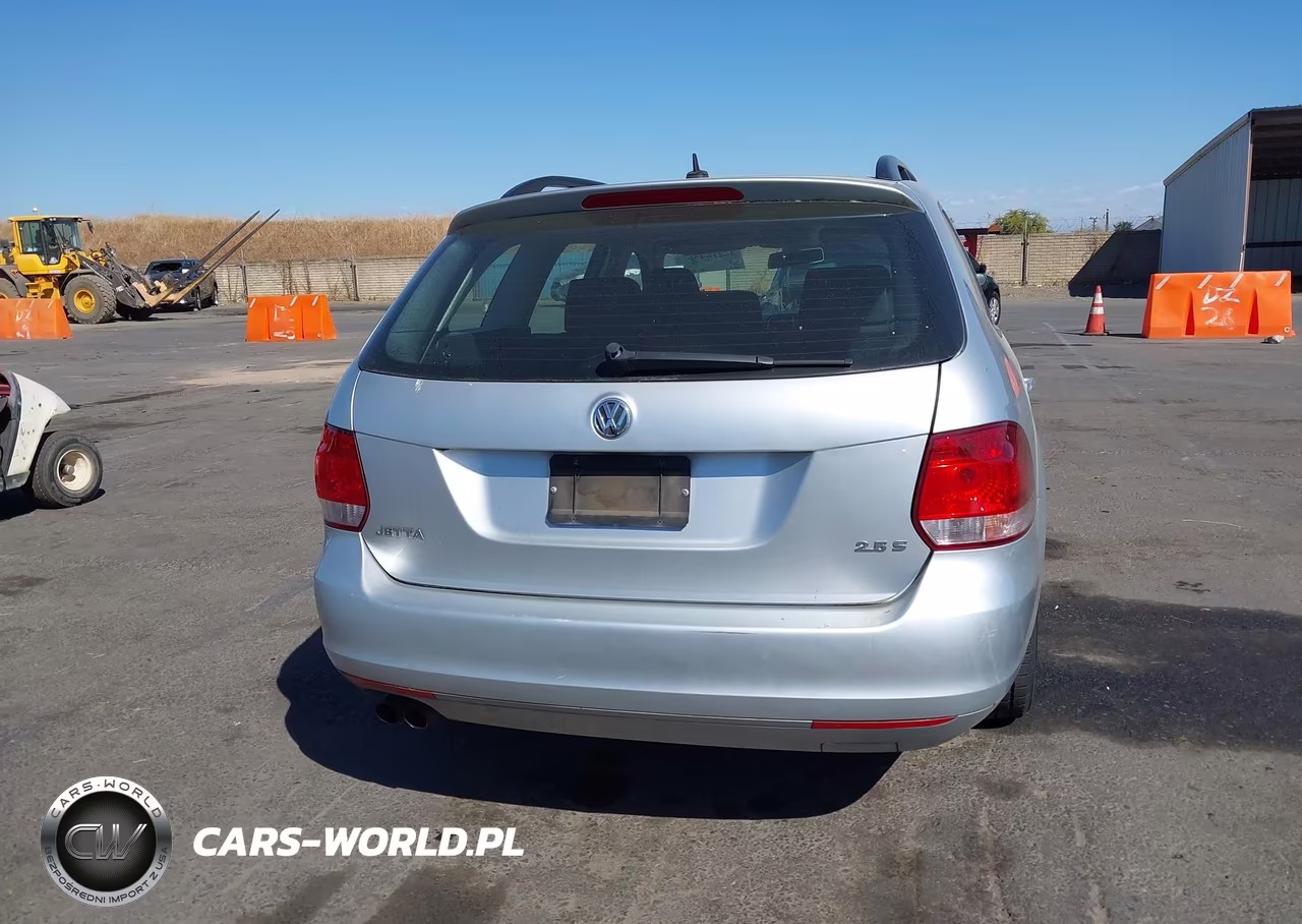 2014 Volkswagen Jetta Sportwagen 2.5L S VIN:3VWPP7AJ7EM609677 - 17