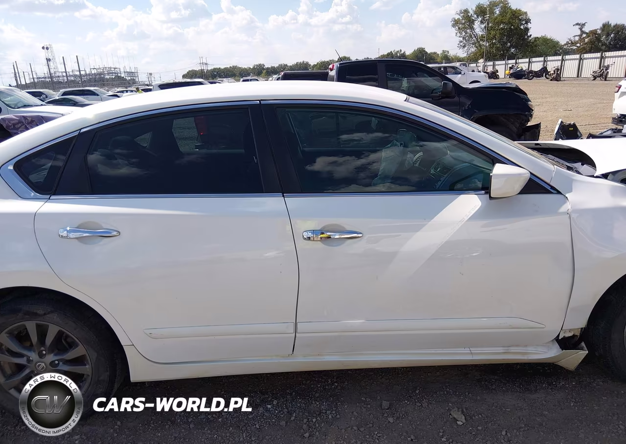 2015 Nissan Altima 2.5 S VIN:1N4AL3AP9FN913589 - 13