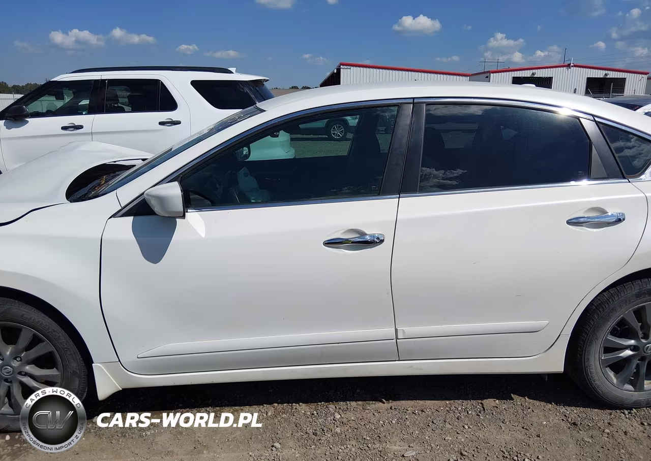 2015 Nissan Altima 2.5 S VIN:1N4AL3AP9FN913589 - 14