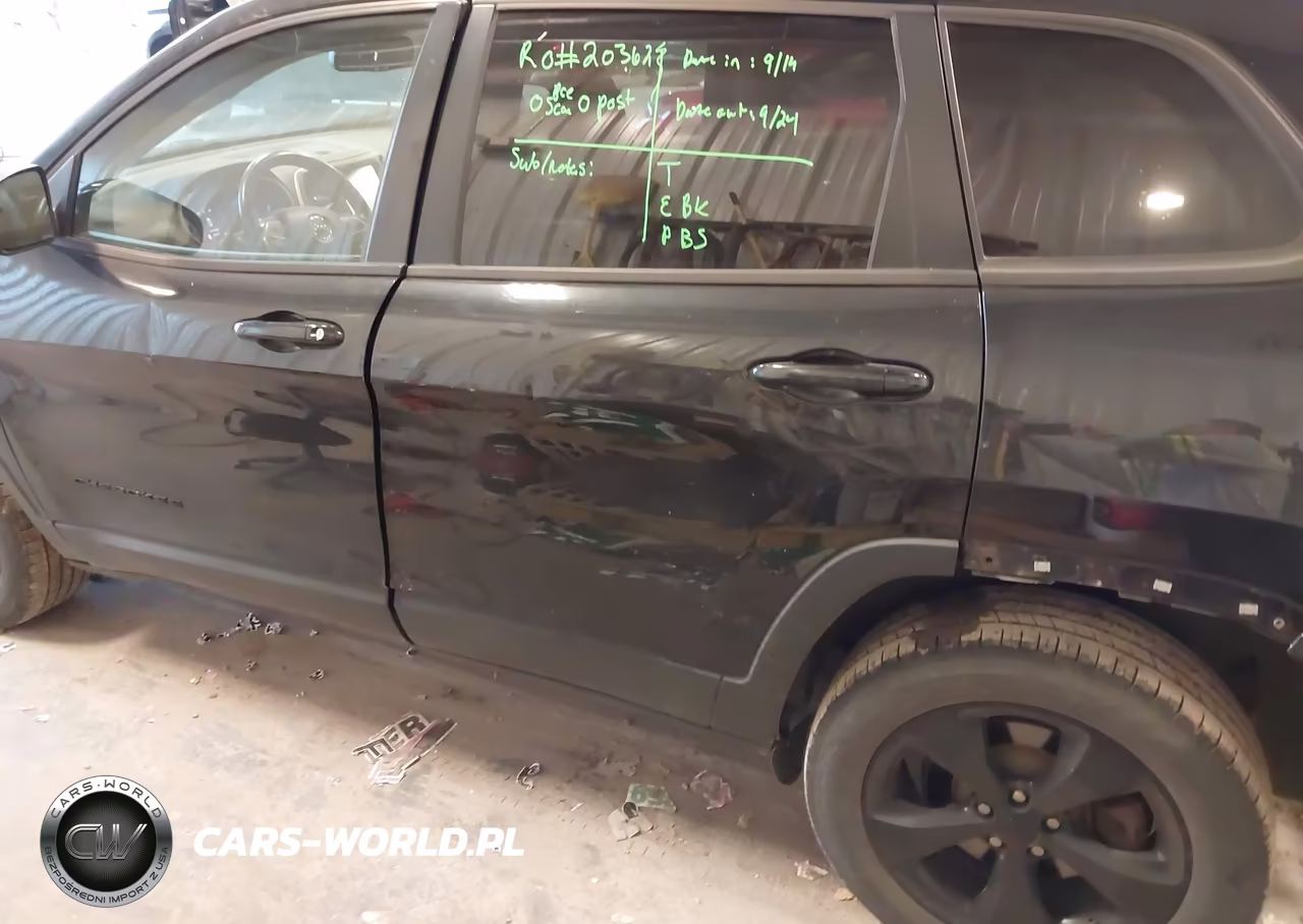 2015 Jeep Cherokee Latitude Altitude VIN:1C4PJMCB6FW750105 - 14