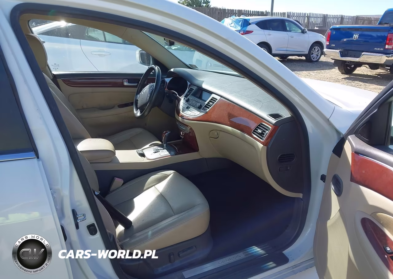 2013 Hyundai Genesis 3.8 VIN:KMHGC4DD7DU227111 - 5