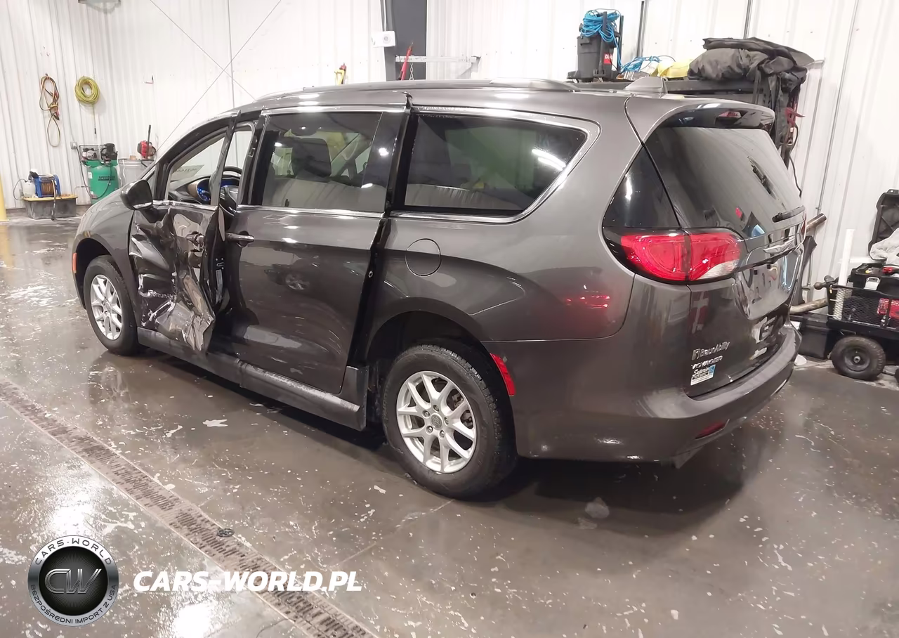 2021 Chrysler Voyager Lxi VIN:2C4RC1DG8MR530658 - 3