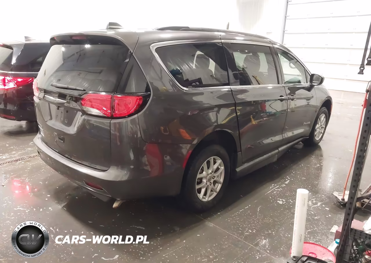 2021 Chrysler Voyager Lxi VIN:2C4RC1DG8MR530658 - 4