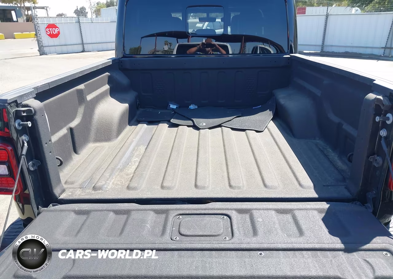 2022 Jeep Gladiator Rubicon 4X4 VIN:1C6JJTBG9NL156516 - 12