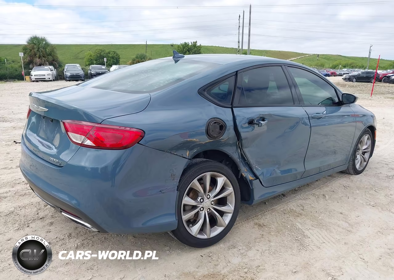 2015 Chrysler 200 S VIN:1C3CCCBG4FN622245 - 4