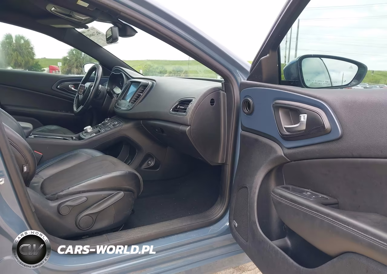 2015 Chrysler 200 S VIN:1C3CCCBG4FN622245 - 5