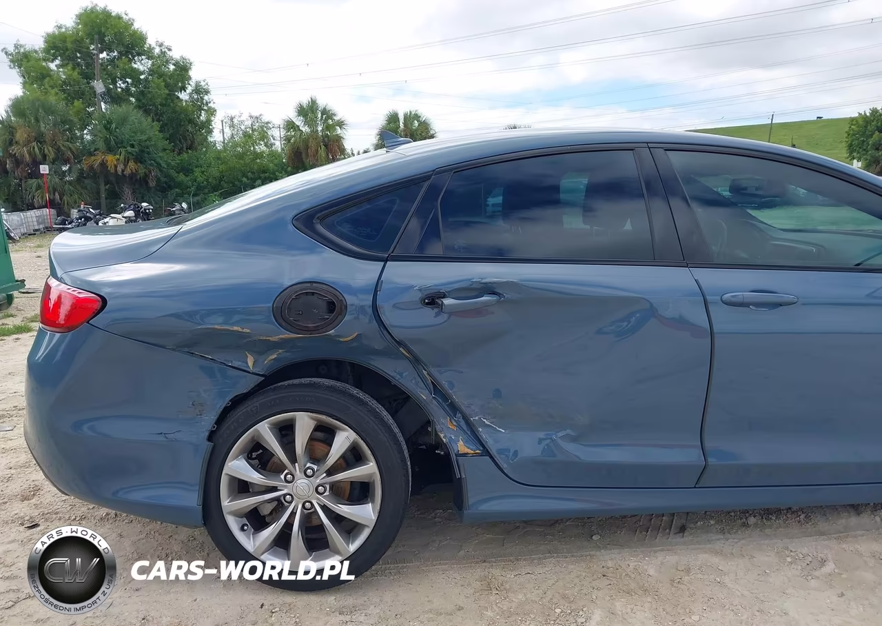 2015 Chrysler 200 S VIN:1C3CCCBG4FN622245 - 6