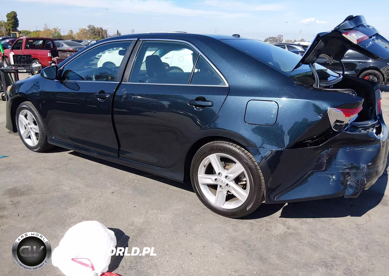 2014 Toyota Camry Se VIN:4T1BF1FK4EU773913 - 3