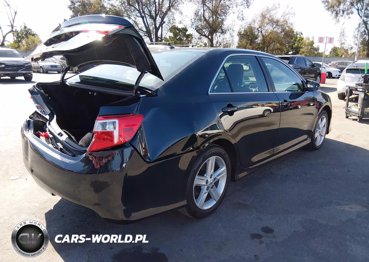 2014 Toyota Camry Se VIN:4T1BF1FK4EU773913 - 4