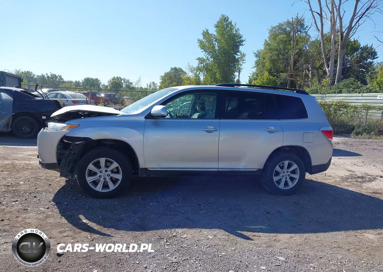 2013 Toyota Highlander Base Plus V6 VIN:5TDBK3EH1DS238994 - 14
