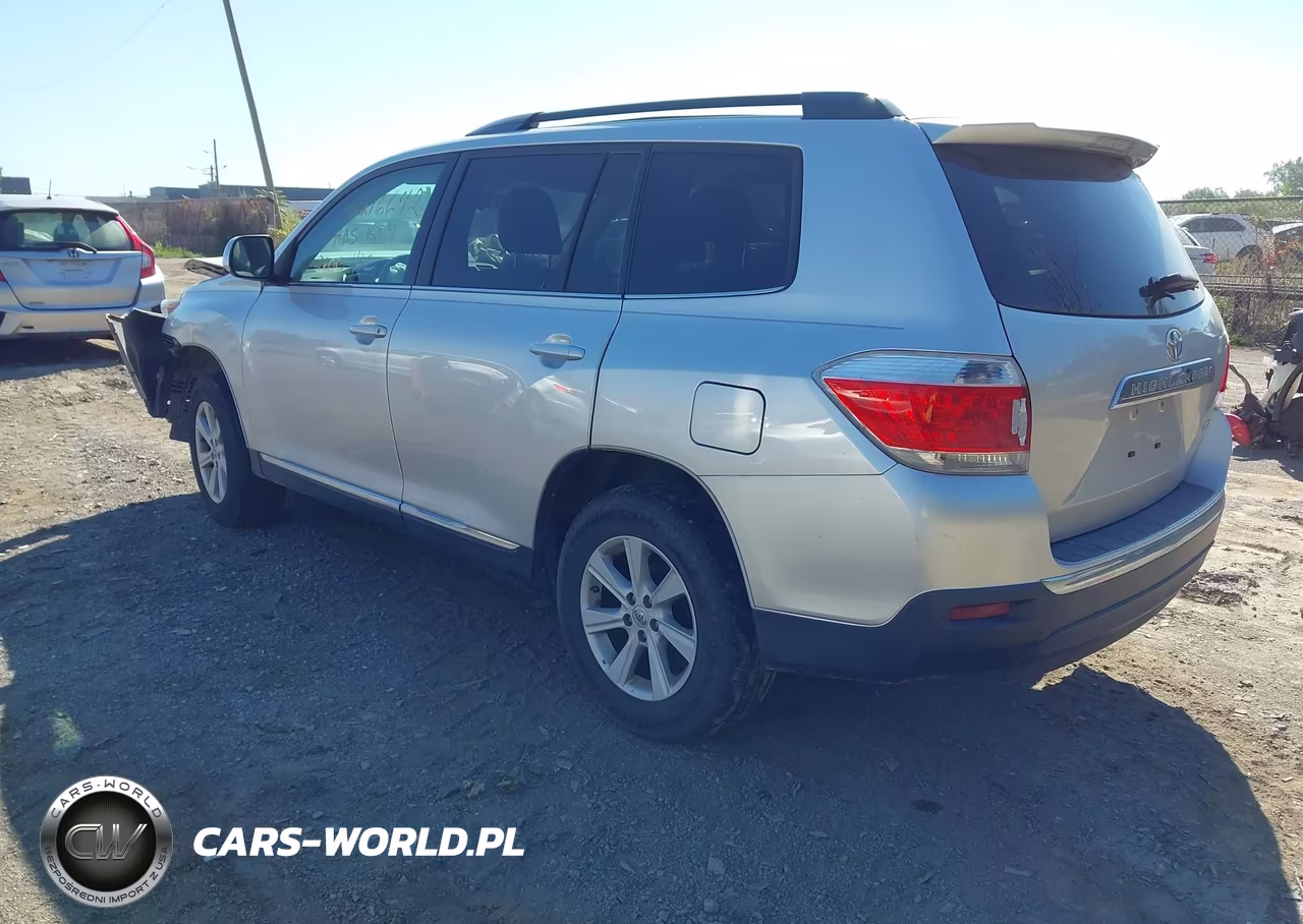 2013 Toyota Highlander Base Plus V6 VIN:5TDBK3EH1DS238994 - 3