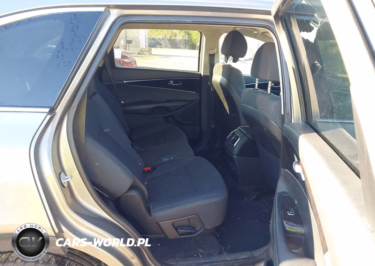 2018 Kia Sorento 2.4L Lx VIN:5XYPGDA33JG431938 - 8