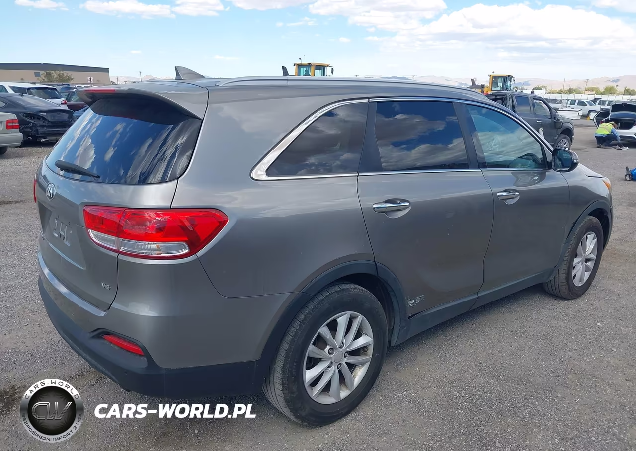 2016 Kia Sorento Lx V6 VIN:5XYPG4A55GG175070 - 3