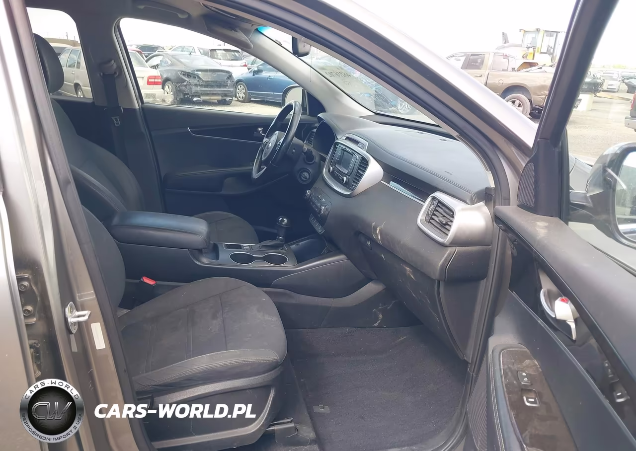 2016 Kia Sorento Lx V6 VIN:5XYPG4A55GG175070 - 4