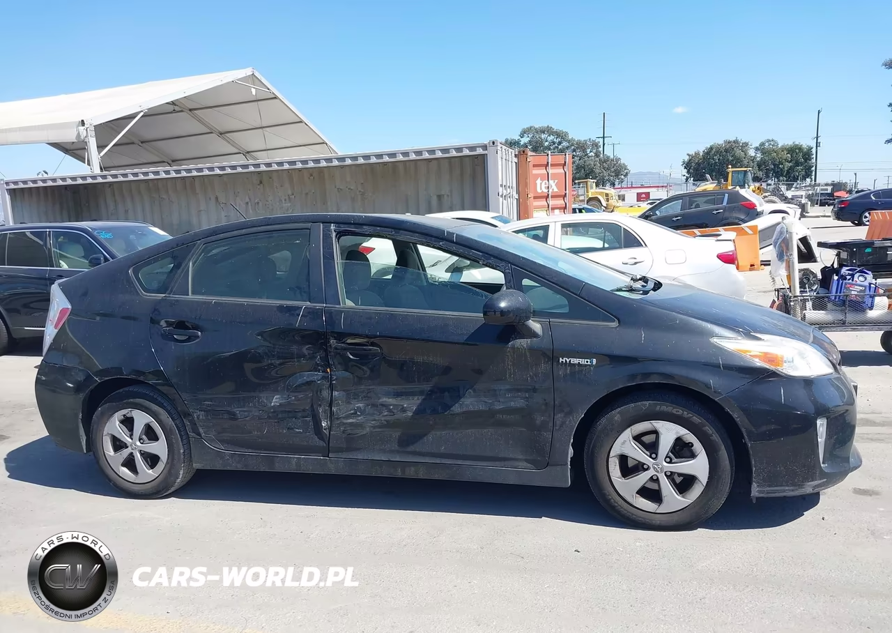 2015 Toyota Prius Two VIN:JTDKN3DU3F0482769 - 13