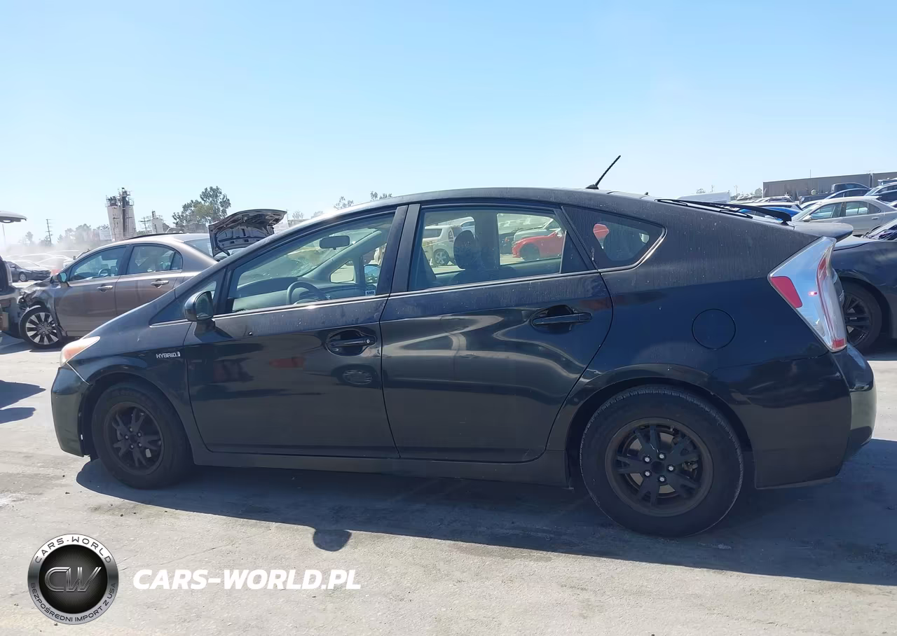 2015 Toyota Prius Two VIN:JTDKN3DU3F0482769 - 14