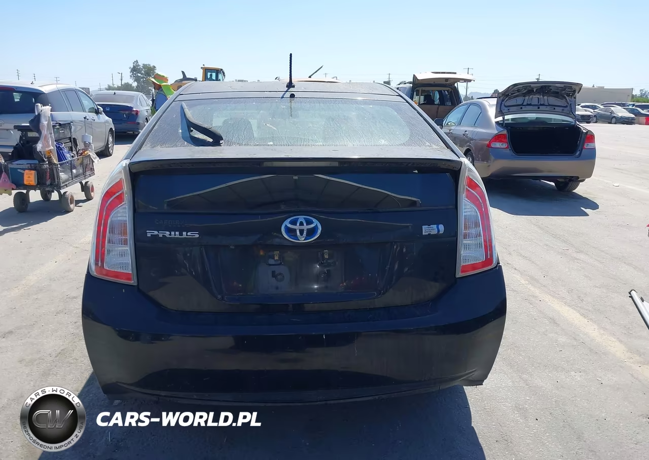 2015 Toyota Prius Two VIN:JTDKN3DU3F0482769 - 16