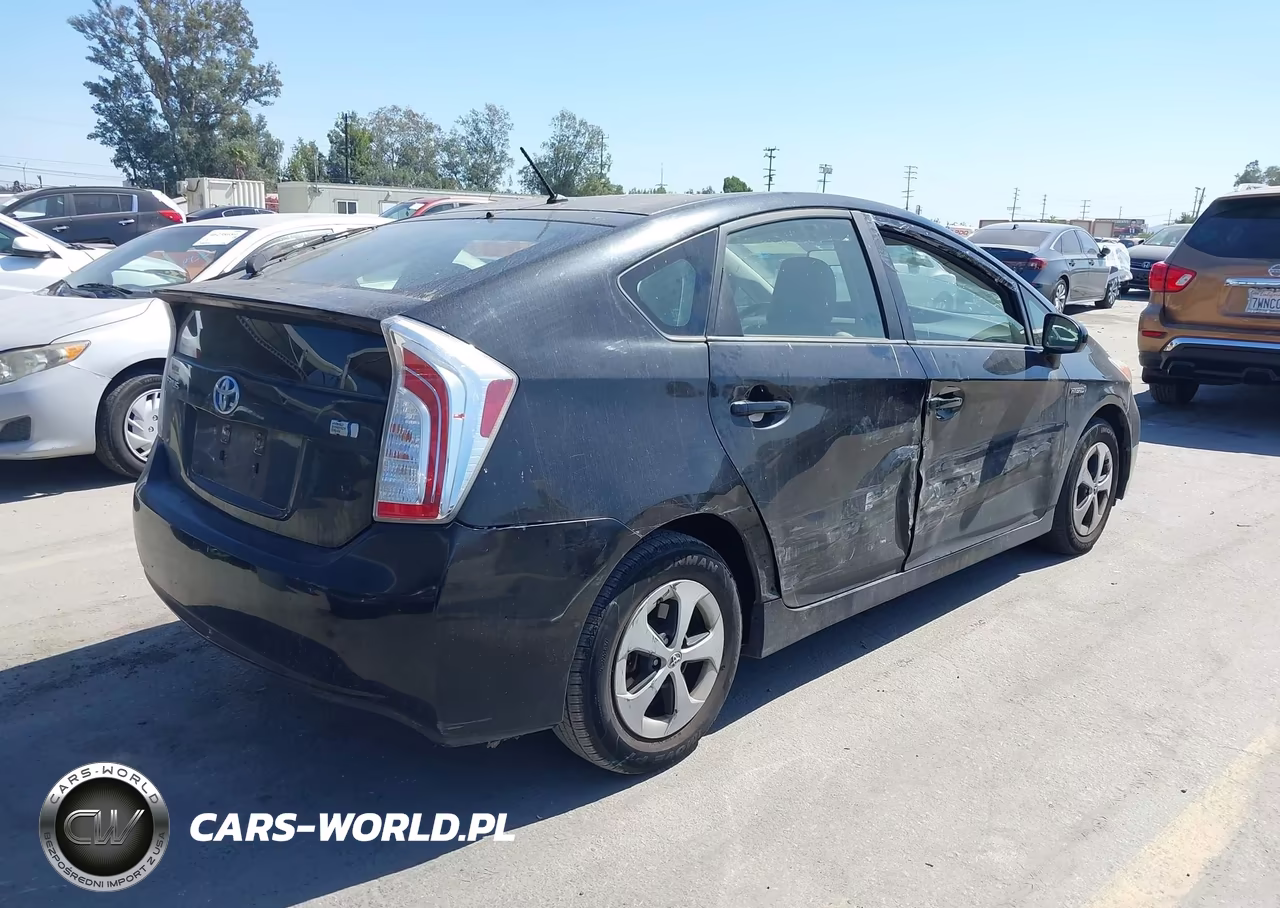 2015 Toyota Prius Two VIN:JTDKN3DU3F0482769 - 4