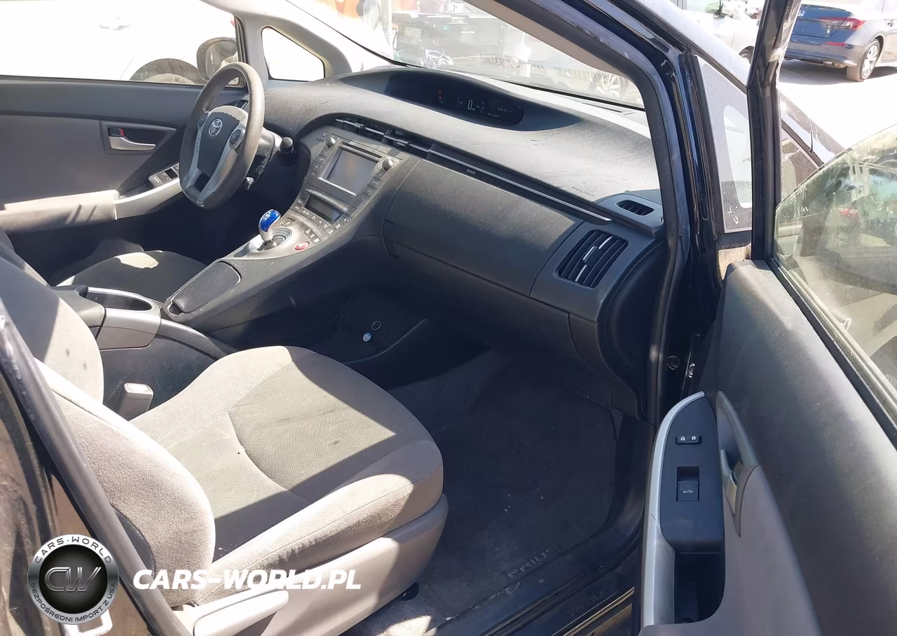 2015 Toyota Prius Two VIN:JTDKN3DU3F0482769 - 5