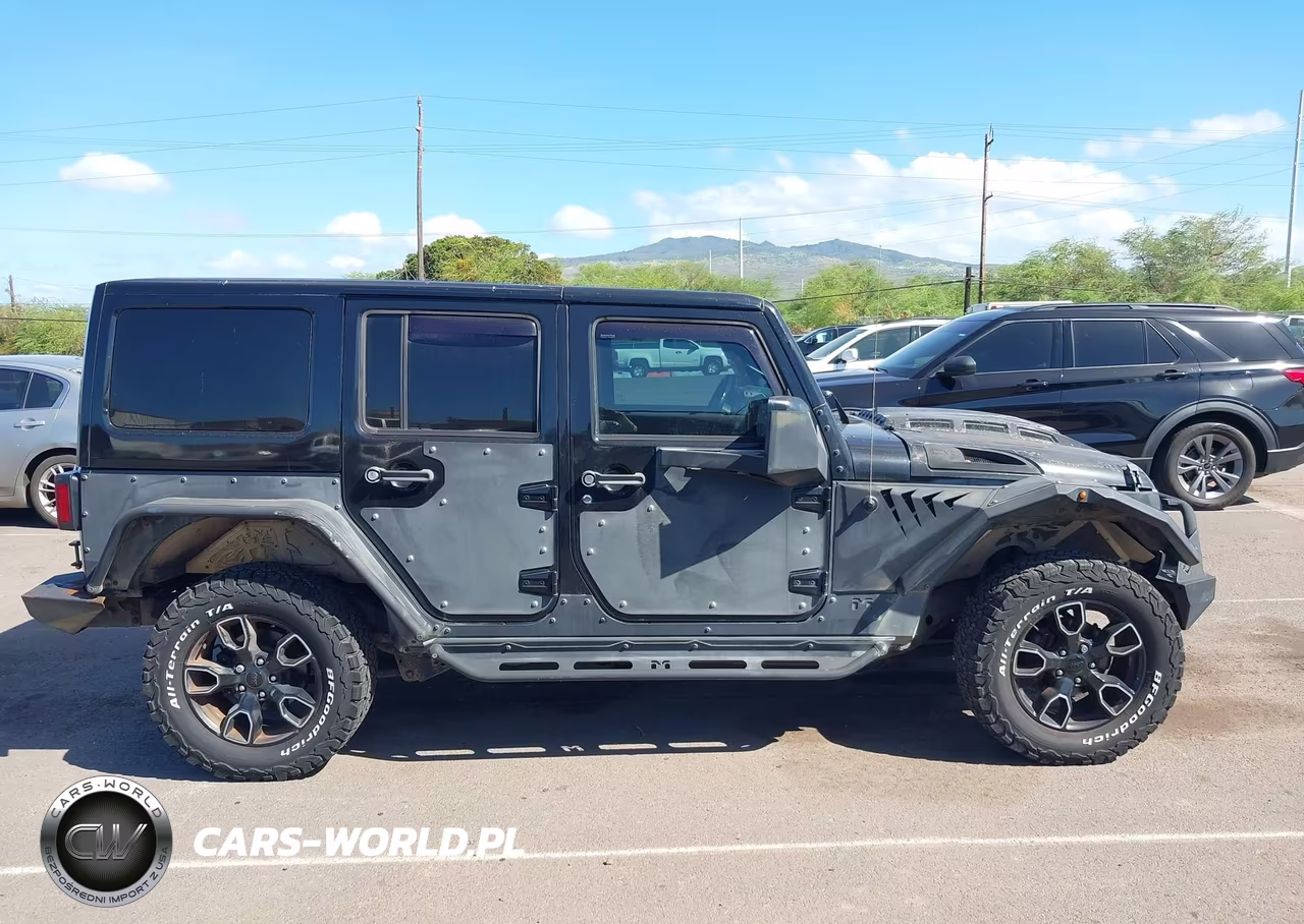 2017 Jeep Wrangler Unlimited Smoky Mountain 4X4 VIN:1C4BJWEG6HL706110 - 13