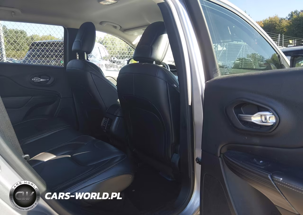 2017 Jeep Cherokee Limited Fwd VIN:1C4PJLDB2HW526762 - 8