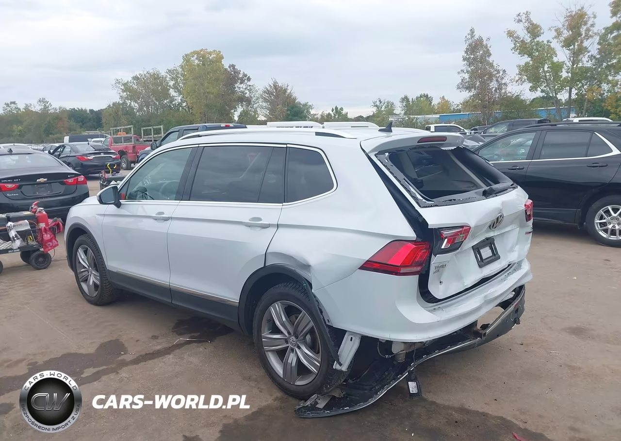 2018 Volkswagen Tiguan 2.0T Sel Premium VIN:3VV4B7AX1JM153485 - 3