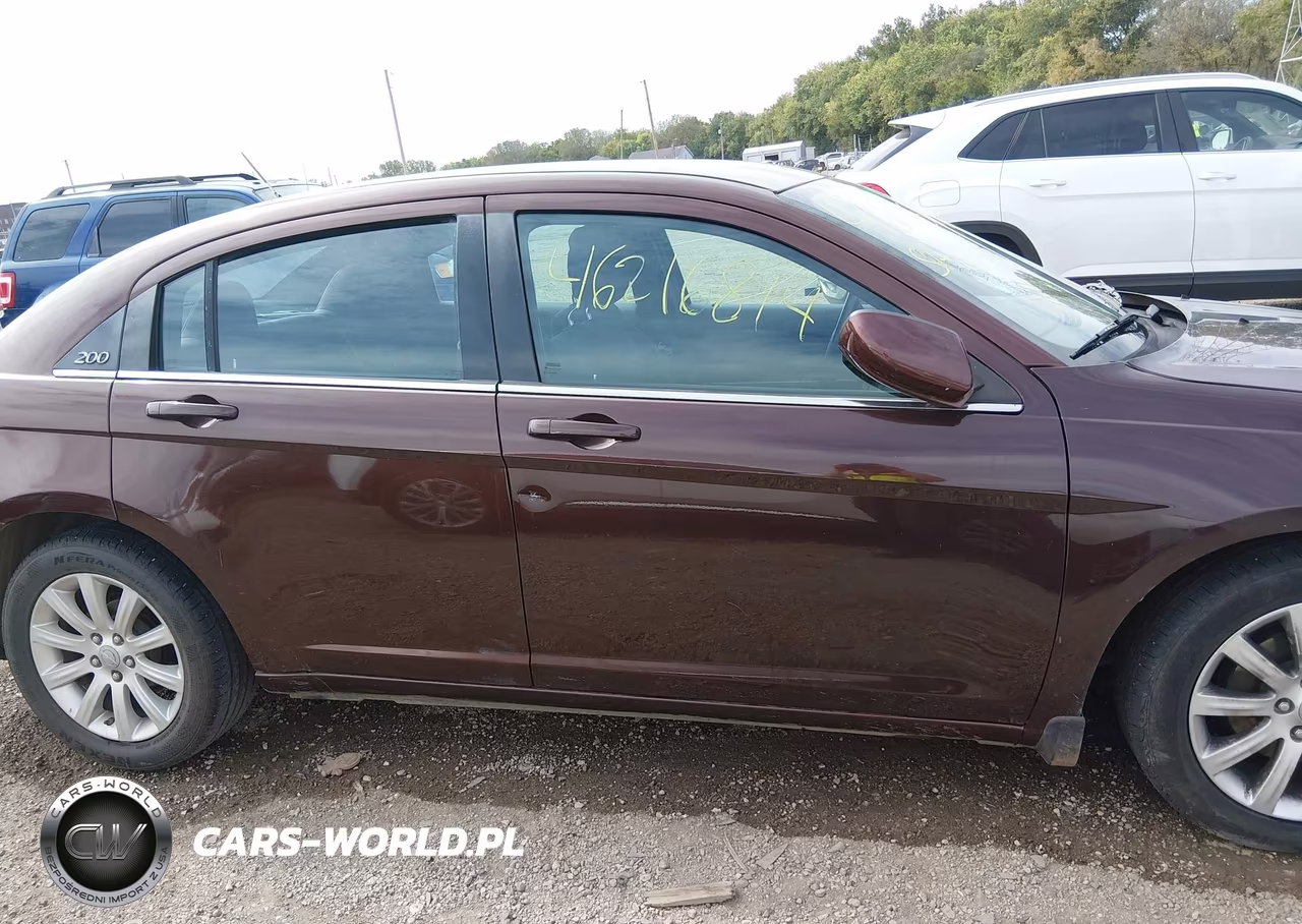 2013 Chrysler 200 Touring VIN:1C3CCBBG1DN532011 - 13