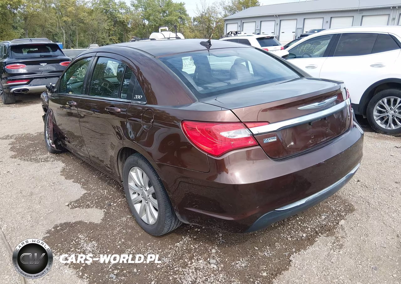 2013 Chrysler 200 Touring VIN:1C3CCBBG1DN532011 - 3