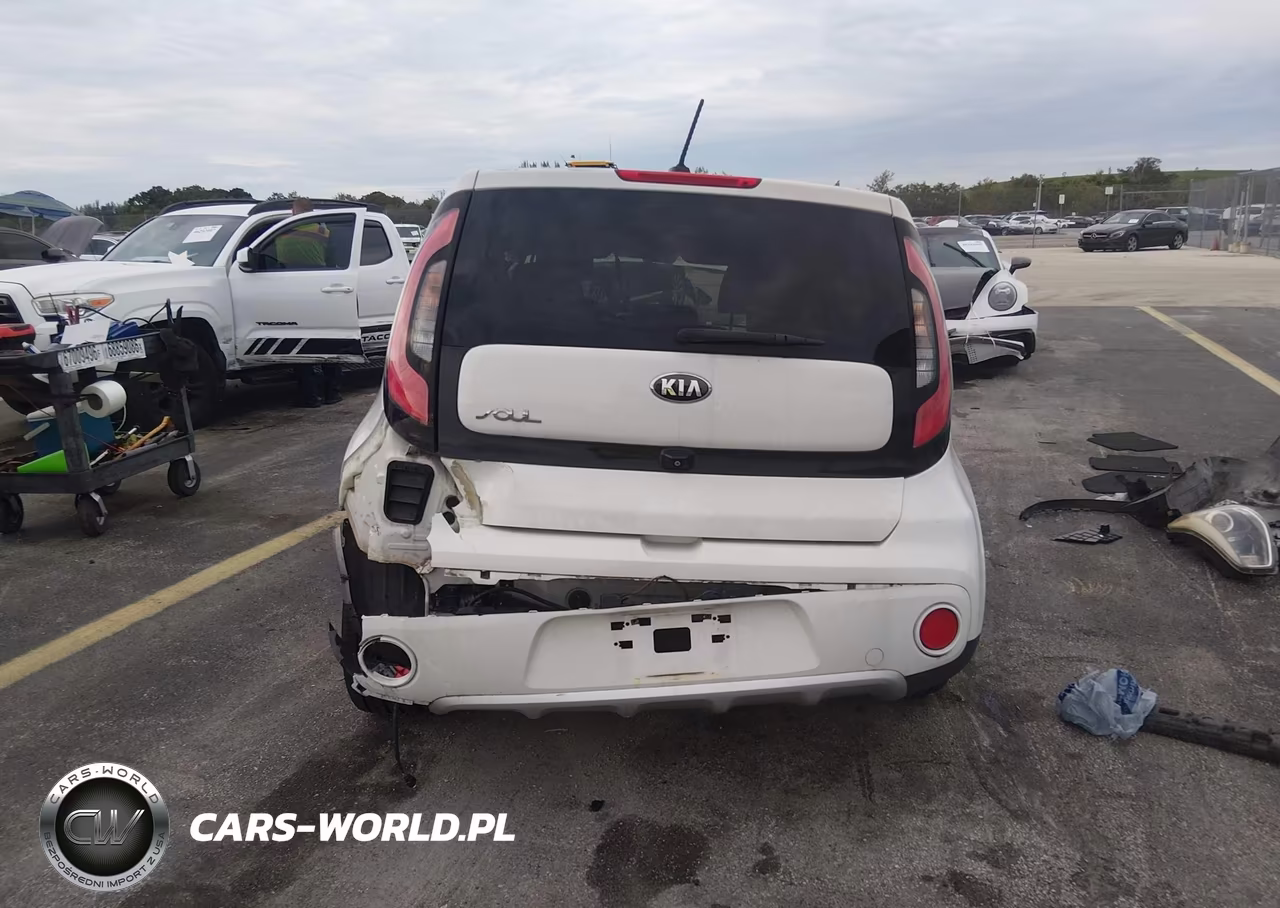 2017 Kia Soul + VIN:KNDJP3A53H7481909 - 17