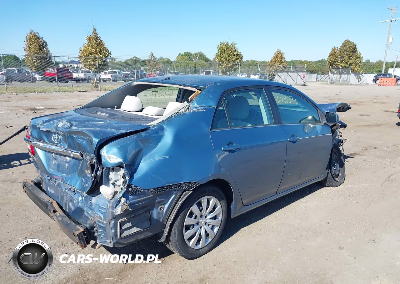 2013 Toyota Corolla Le VIN:5YFBU4EE3DP203811 - 4