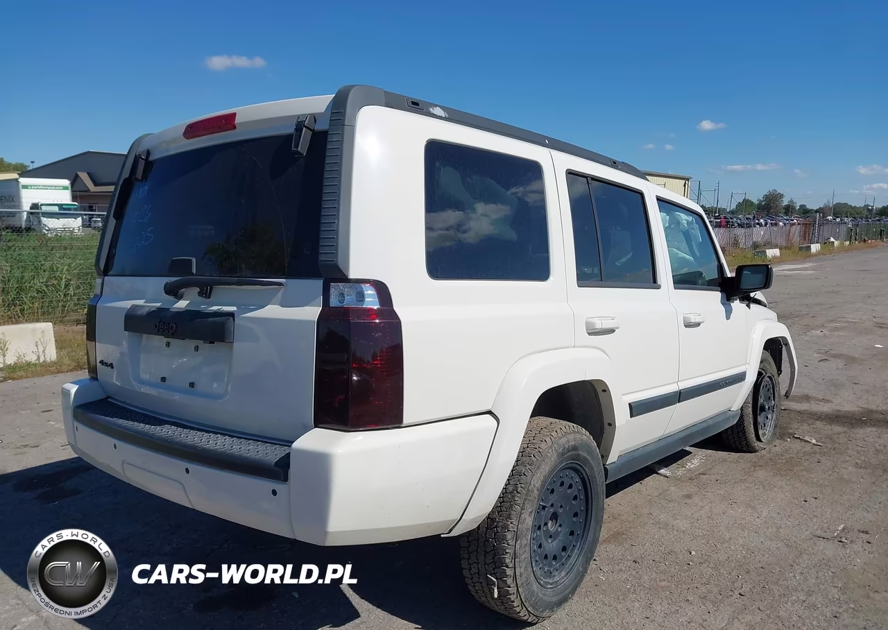 2008 Jeep Commander Sport VIN:1J8HG48K18C212825 - 4
