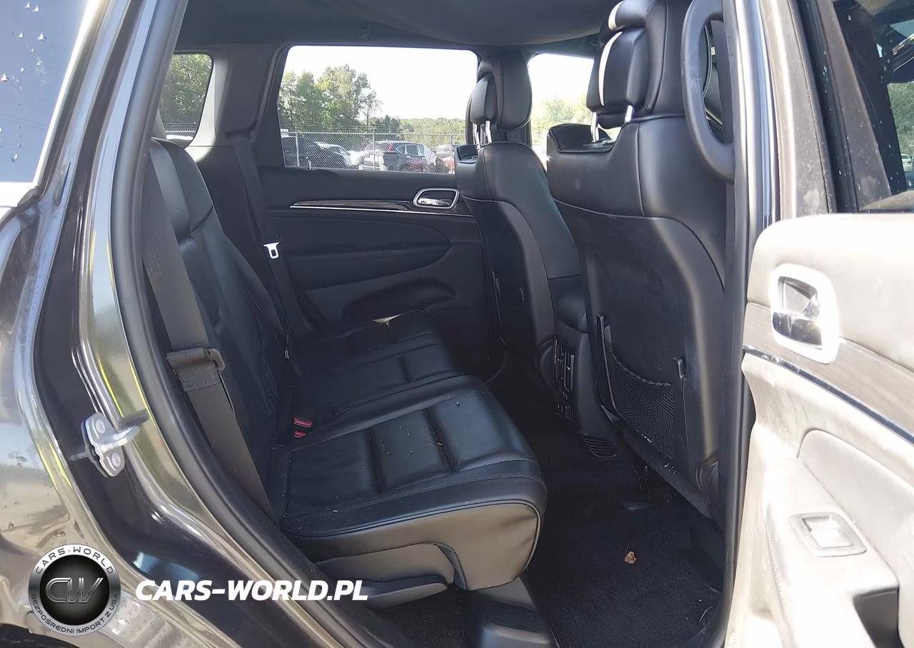 2018 Jeep Grand Cherokee Overland 4X4 VIN:1C4RJFCG1JC267468 - 8