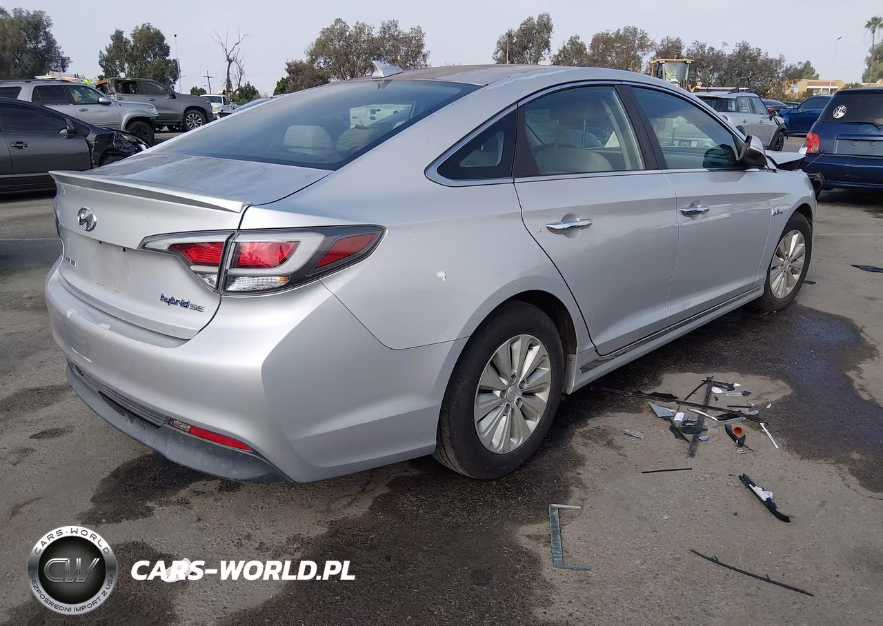 2016 Hyundai Sonata Hybrid Se VIN:KMHE24L17GA010987 - 4