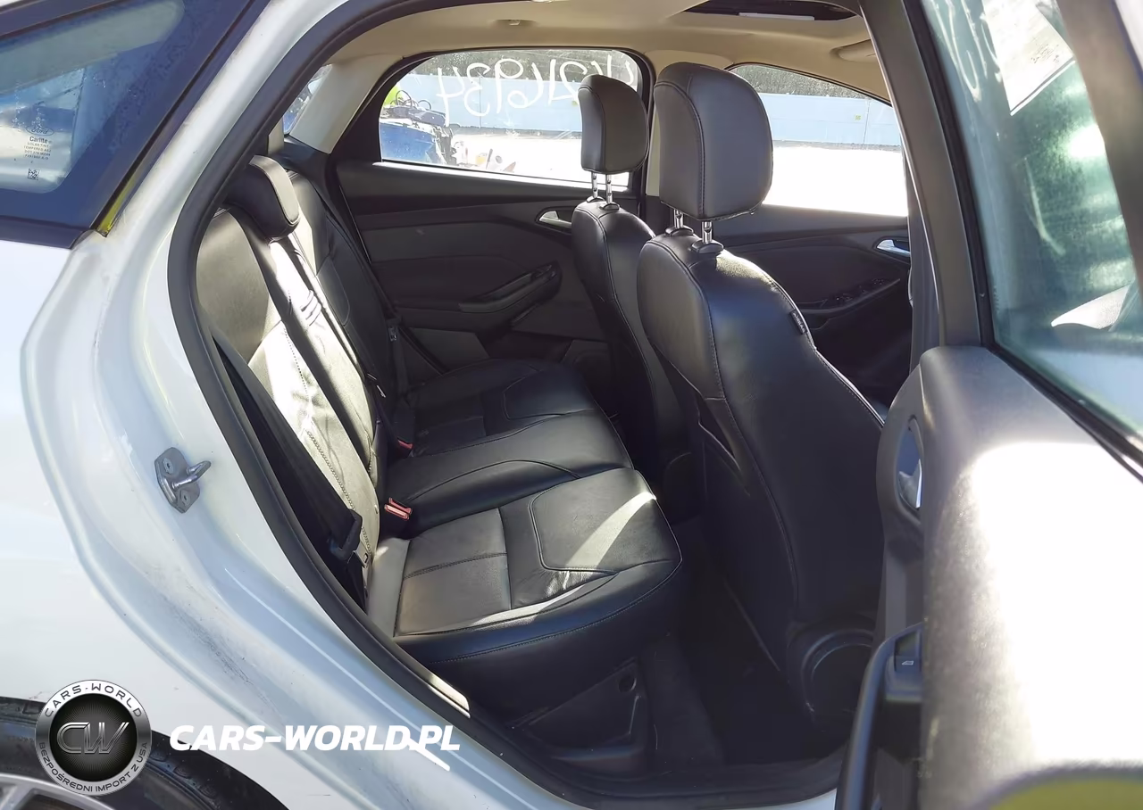2015 Ford Focus Se VIN:1FADP3F20FL305325 - 8