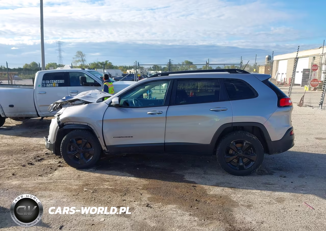2018 Jeep Cherokee Latitude 4X4 VIN:1C4PJMCB4JD576037 - 14