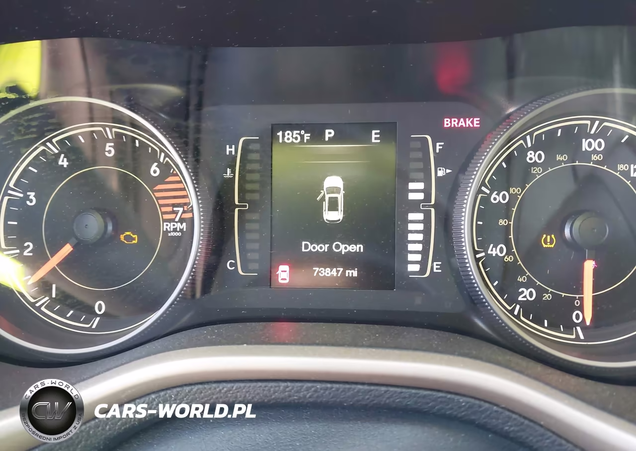 2018 Jeep Cherokee Latitude 4X4 VIN:1C4PJMCB4JD576037 - 7