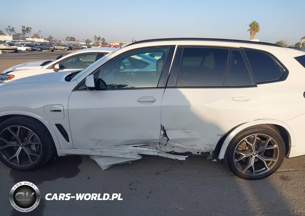 2022 BMW X5 Phev xDrive45E VIN:5UXTA6C0XN9J33214 - 6