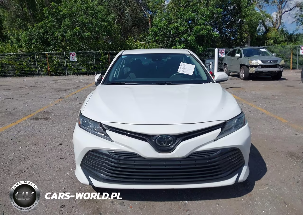 2020 Toyota Camry Le VIN:4T1C11AK4LU907049 - 12