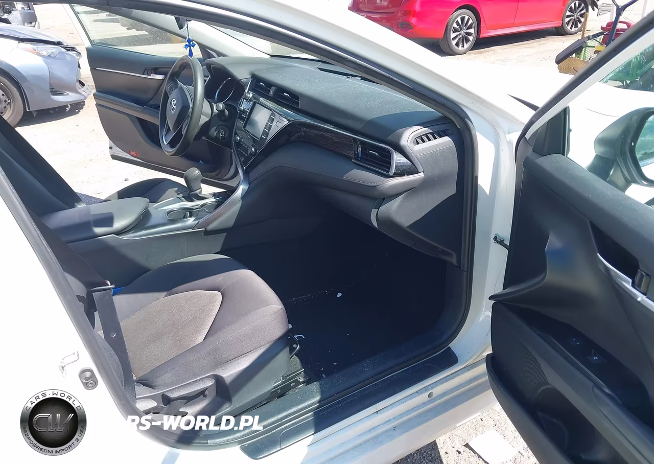 2020 Toyota Camry Le VIN:4T1C11AK4LU907049 - 5